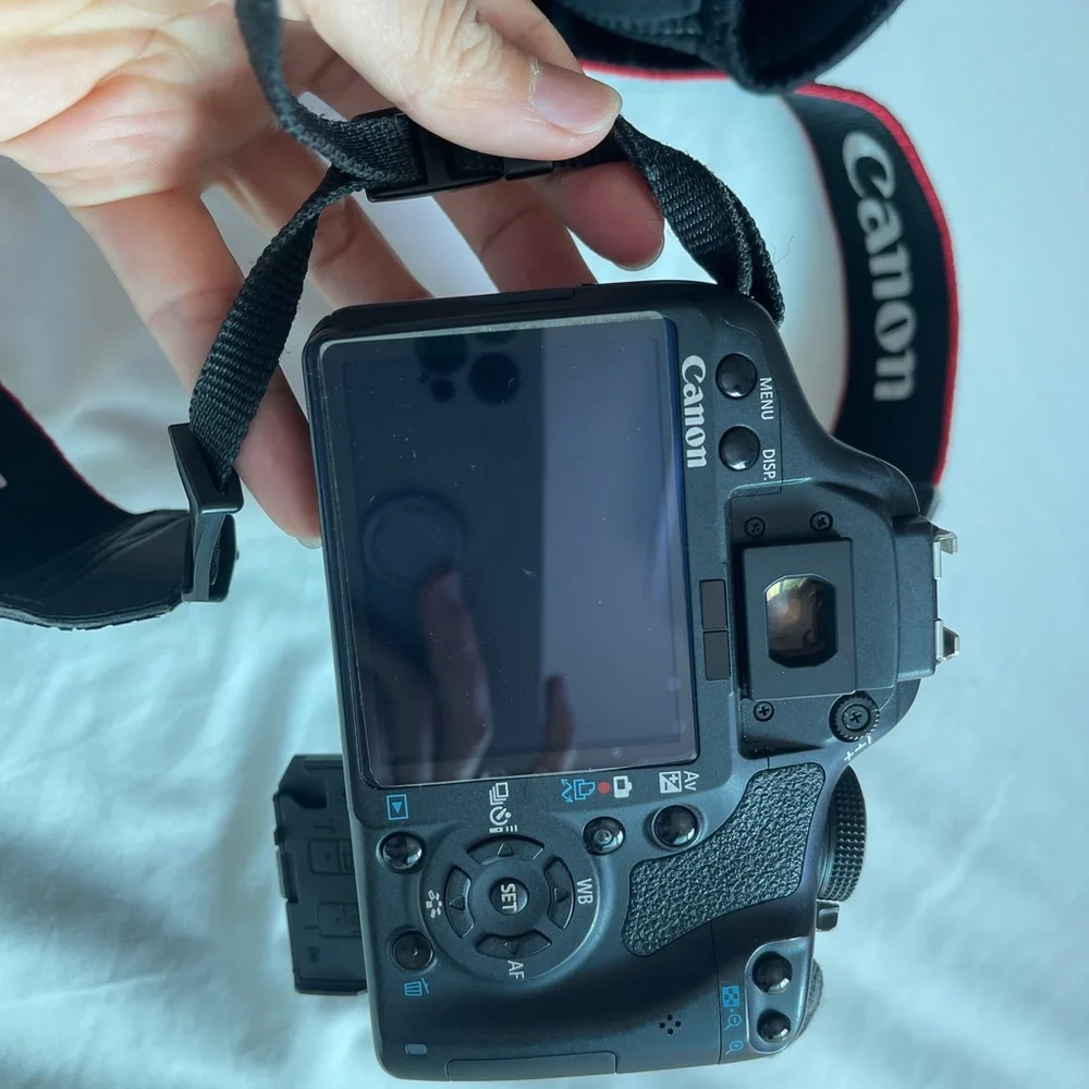 canon eos 500d SLR camera